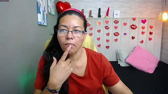 Snapshot of MaturePure chatting on March 2025 08:22:01 PM MaturePure online show from March 2025 08:22:01 PM