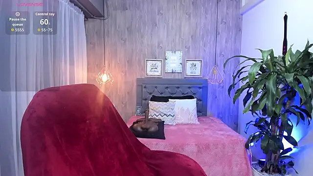 Snapshot of MaturePure chatting on November 2025 12:00:02 AM MaturePure online show from November 2025 12:00:02 AM