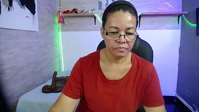 Snapshot of MaturePure chatting on October 2025 09:34:02 PM MaturePure online show from October 2025 09:34:02 PM