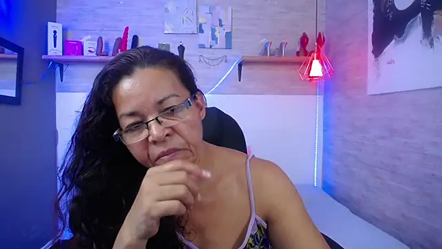 Snapshot of MaturePure chatting on October 2025 09:26:02 PM MaturePure online show from October 2025 09:26:02 PM