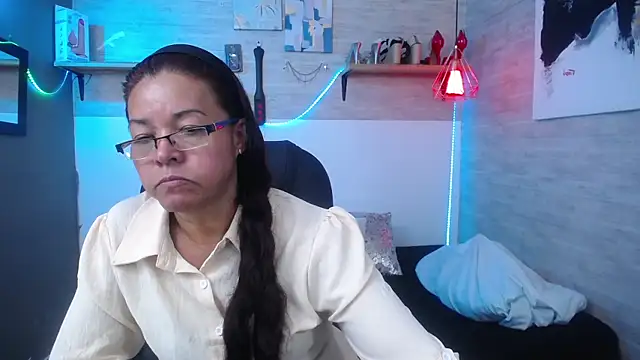 Snapshot of MaturePure chatting on September 2025 05:13:01 PM MaturePure online show from September 2025 05:13:01 PM