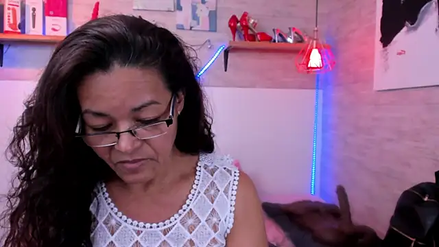 Snapshot of MaturePure chatting on November 2025 07:40:01 PM MaturePure online show from November 2025 07:40:01 PM