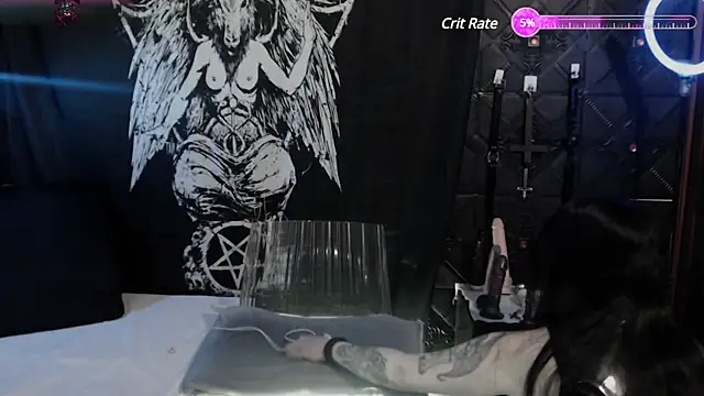 Evil Queen 666 online show from February 2025 07:38:02 AM