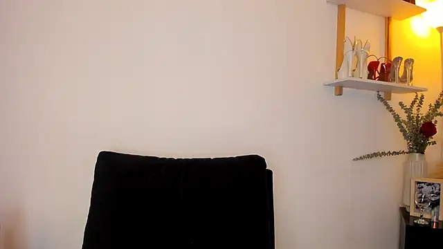 Snapshot of leslie_k chatting on February 2025 07:45:01 AM leslie k online show from February 2025 07:45:01 AM