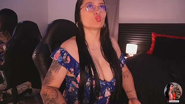 leslie k online show from December 2025 10:42:02 AM