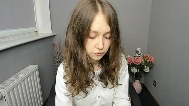 Snapshot of AfinaCutie chatting on September 2025 06:28:02 AM AfinaCutie online show from September 2025 06:28:02 AM