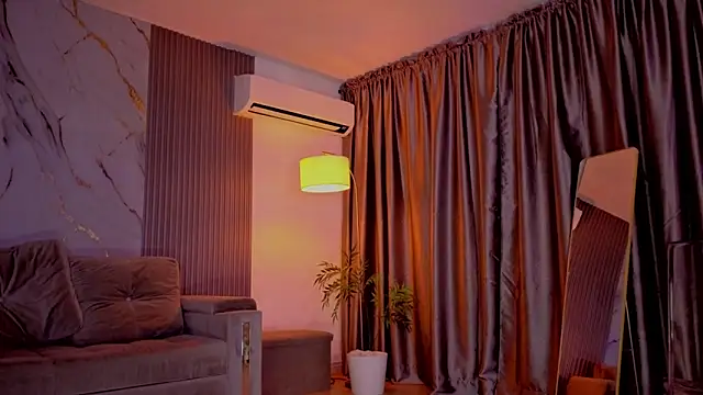 HannaByron online show from March 2026 03:33:01 AM