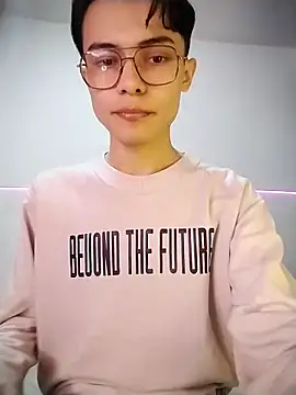 Dmitri Aksnes online show from November 2025 08:57:01 PM