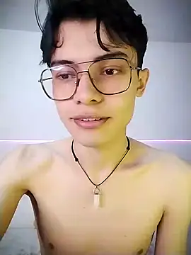 Dmitri Aksnes online show from December 2025 08:42:02 PM