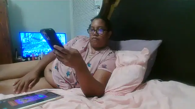 ebonyred online show from April 2026 02:10:01 AM