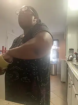 ebonyred online show from December 2025 02:01:02 PM