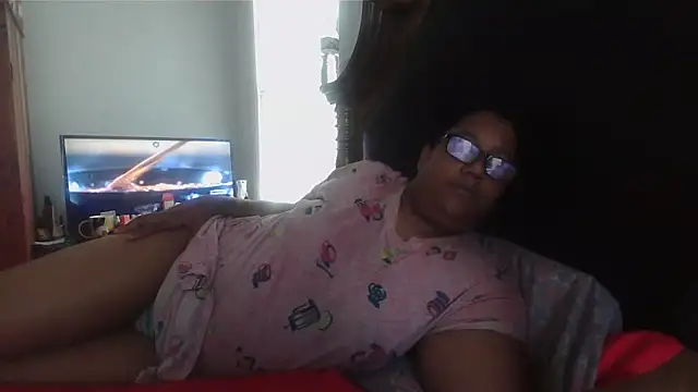 ebonyred online show from April 2026 01:04:02 PM