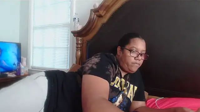 ebonyred online show from November 2025 08:13:02 PM