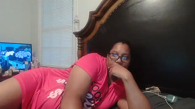 ebonyred online show from September 2025 10:46:02 PM