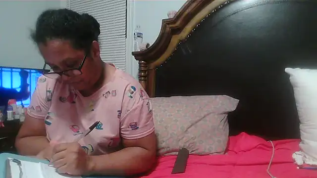 ebonyred online show from April 2026 12:23:01 AM