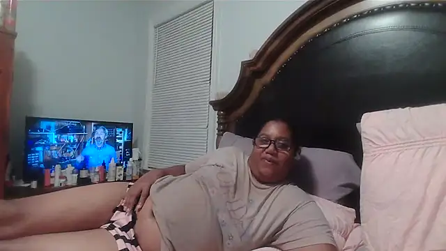 ebonyred online show from May 2026 01:10:01 AM