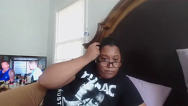 ebonyred online show from February 2026 07:47:01 PM