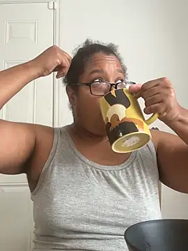 ebonyred online show from May 2026 02:02:02 PM