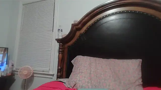 ebonyred online show from April 2026 01:45:01 AM