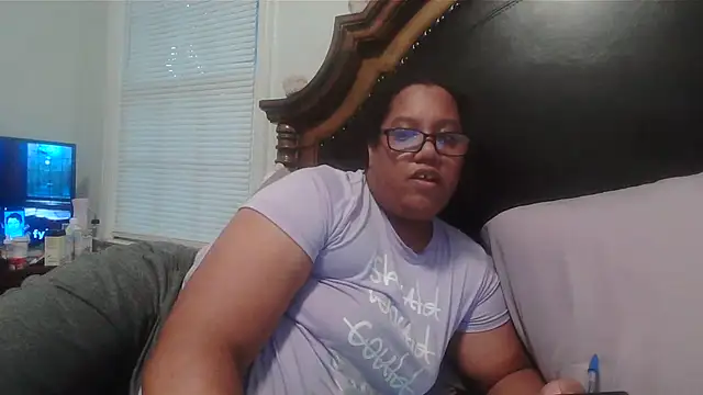 ebonyred online show from March 2026 10:45:01 PM