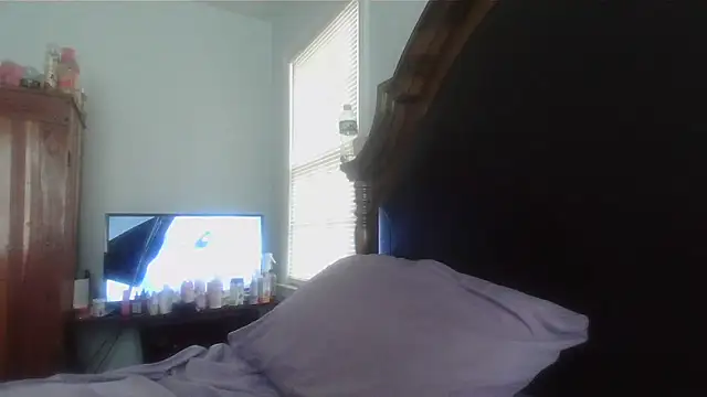 ebonyred online show from May 2026 01:27:01 PM