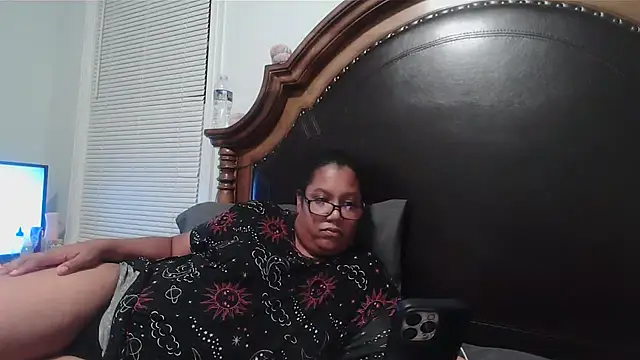 ebonyred online show from November 2025 02:56:01 AM