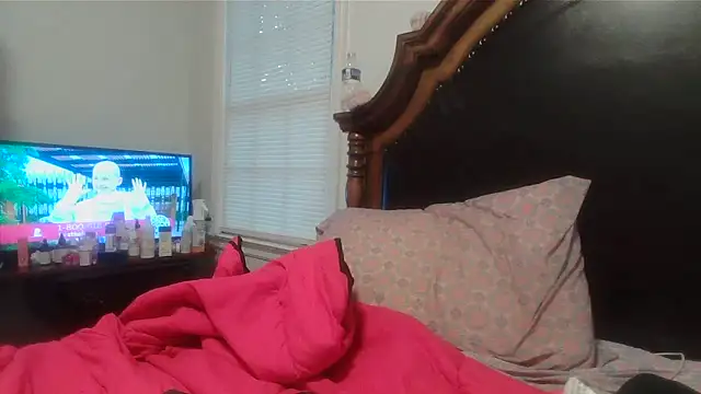 ebonyred online show from April 2026 10:49:02 PM