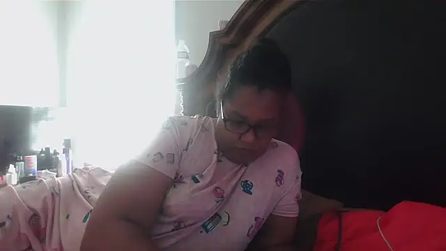 ebonyred online show from November 2025 01:45:01 PM