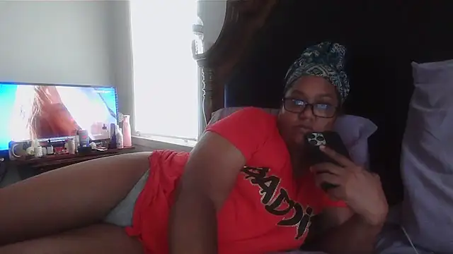 ebonyred online show from October 2025 01:45:01 PM