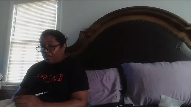 ebonyred online show from February 2026 10:29:01 PM