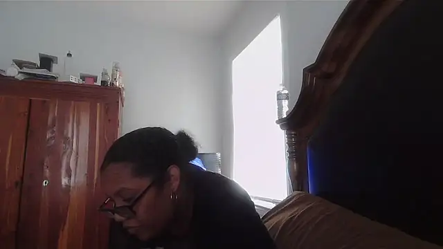 ebonyred online show from October 2025 05:34:02 PM