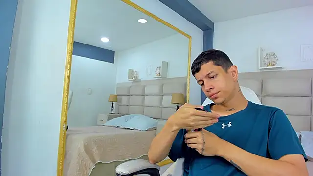 AgarEvans online show from December 2025 04:39:02 AM