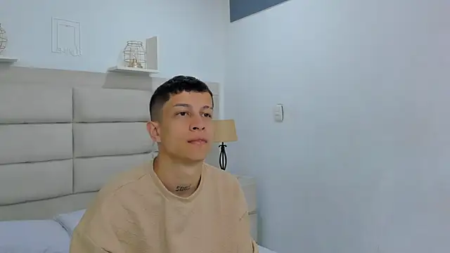 AgarEvans online show from December 2025 04:47:01 AM