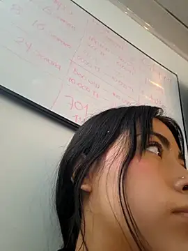 sylvana 19 online show from September 2025 04:07:01 PM