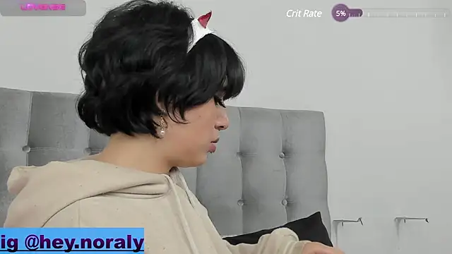 Snapshot of hey_noraly chatting on March 2025 07:04:02 AM hey noraly online show from March 2025 07:04:02 AM