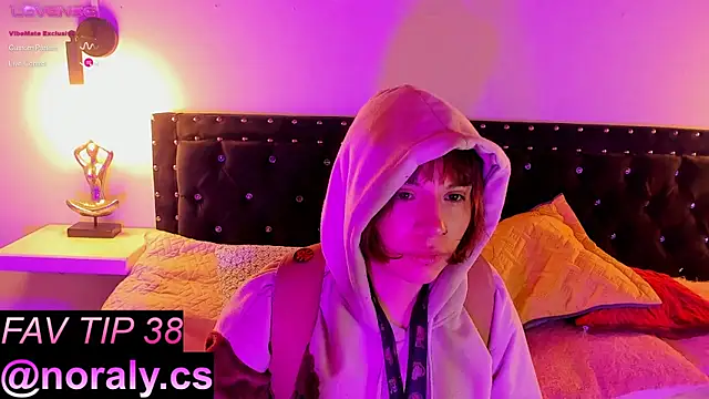 Snapshot of hey_noraly chatting on October 2025 04:03:02 AM hey noraly online show from October 2025 04:03:02 AM