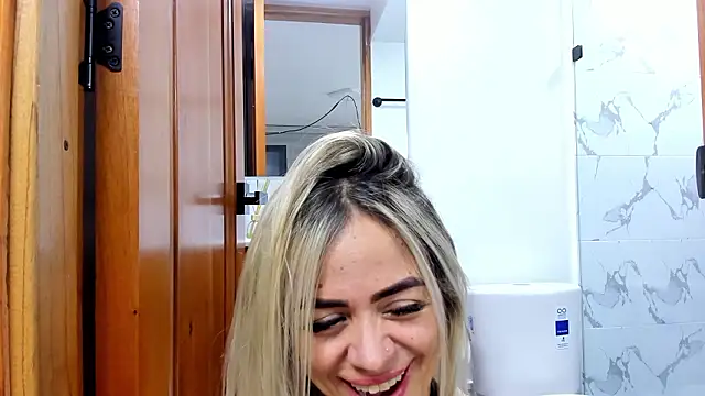 nicole valencia  online show from March 2026 03:10:02 PM