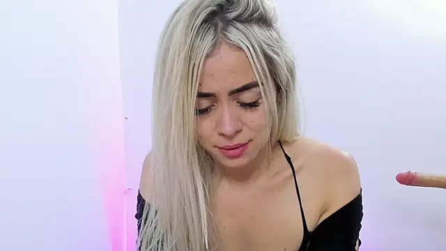 nicole valencia  online show from June 2026 05:17:02 PM