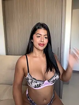 Snapshot of MelissaWaltton chatting on November 2025 08:23:02 PM MelissaWaltton online show from November 2025 08:23:02 PM