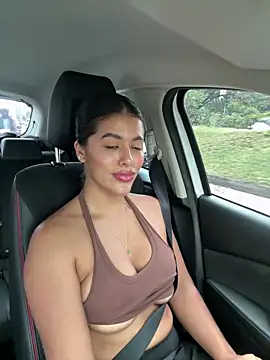 Snapshot of MelissaWaltton chatting on October 2025 05:03:02 PM MelissaWaltton online show from October 2025 05:03:02 PM