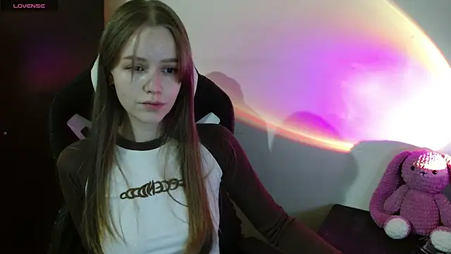 amelia sweeti online show from April 2026 08:32:02 PM