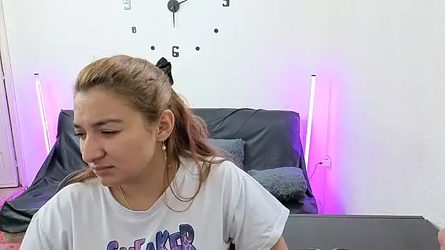  sweetcarla online show from April 2026 10:49:02 PM