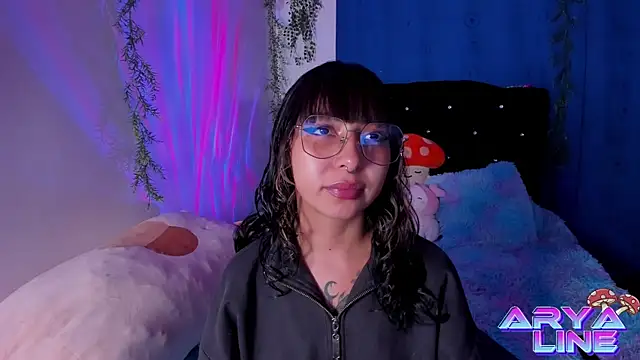 arysUwU online show from February 2025 12:54:01 AM