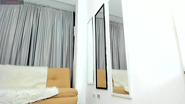 Snapshot of mariiana_murillo01 chatting on November 2025 12:20:01 PM mariiana murillo01 online show from November 2025 12:20:01 PM