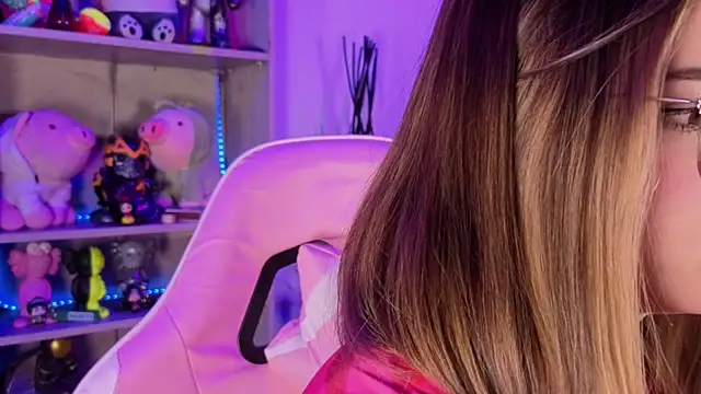 EmilyMiller  online show from February 2026 03:55:01 PM