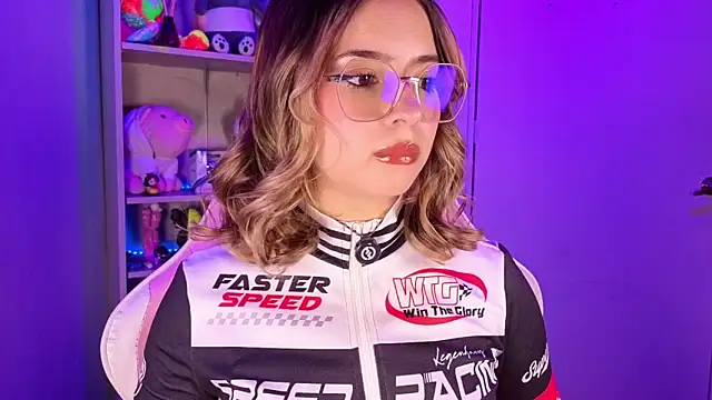 Snapshot of EmilyMiller_ chatting on May 2026 02:57:02 PM EmilyMiller online show from May 2026 02:57:02 PM