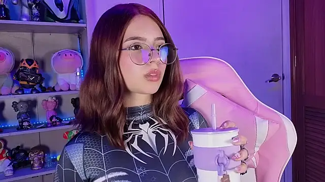 Snapshot of EmilyMiller_ chatting on November 2025 09:19:01 PM EmilyMiller online show from November 2025 09:19:01 PM