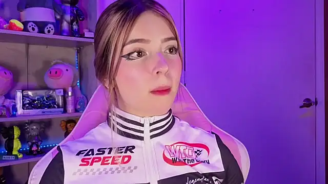 EmilyMiller  online show from March 2026 04:19:02 PM