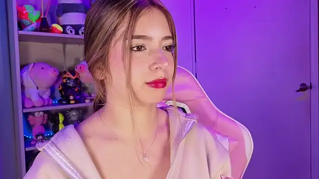 EmilyMiller  online show from February 2026 04:12:02 PM