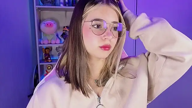 Snapshot of EmilyMiller_ chatting on October 2025 04:48:02 PM EmilyMiller online show from October 2025 04:48:02 PM